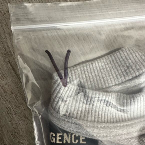 L'Agence Helena V-Neck Sweatshirt Grey Small - Picture 8 of 8